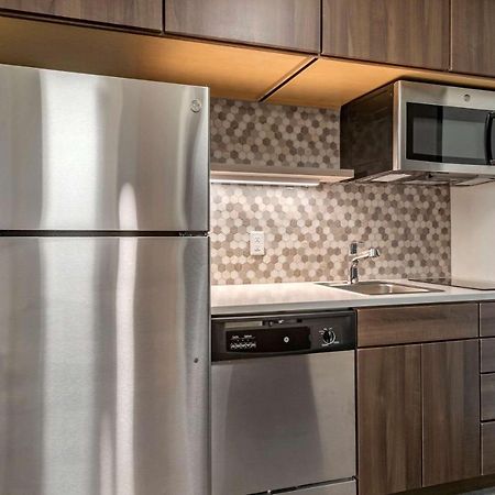 Mainstay Suites Waukee-West Des Moines Bagian luar foto