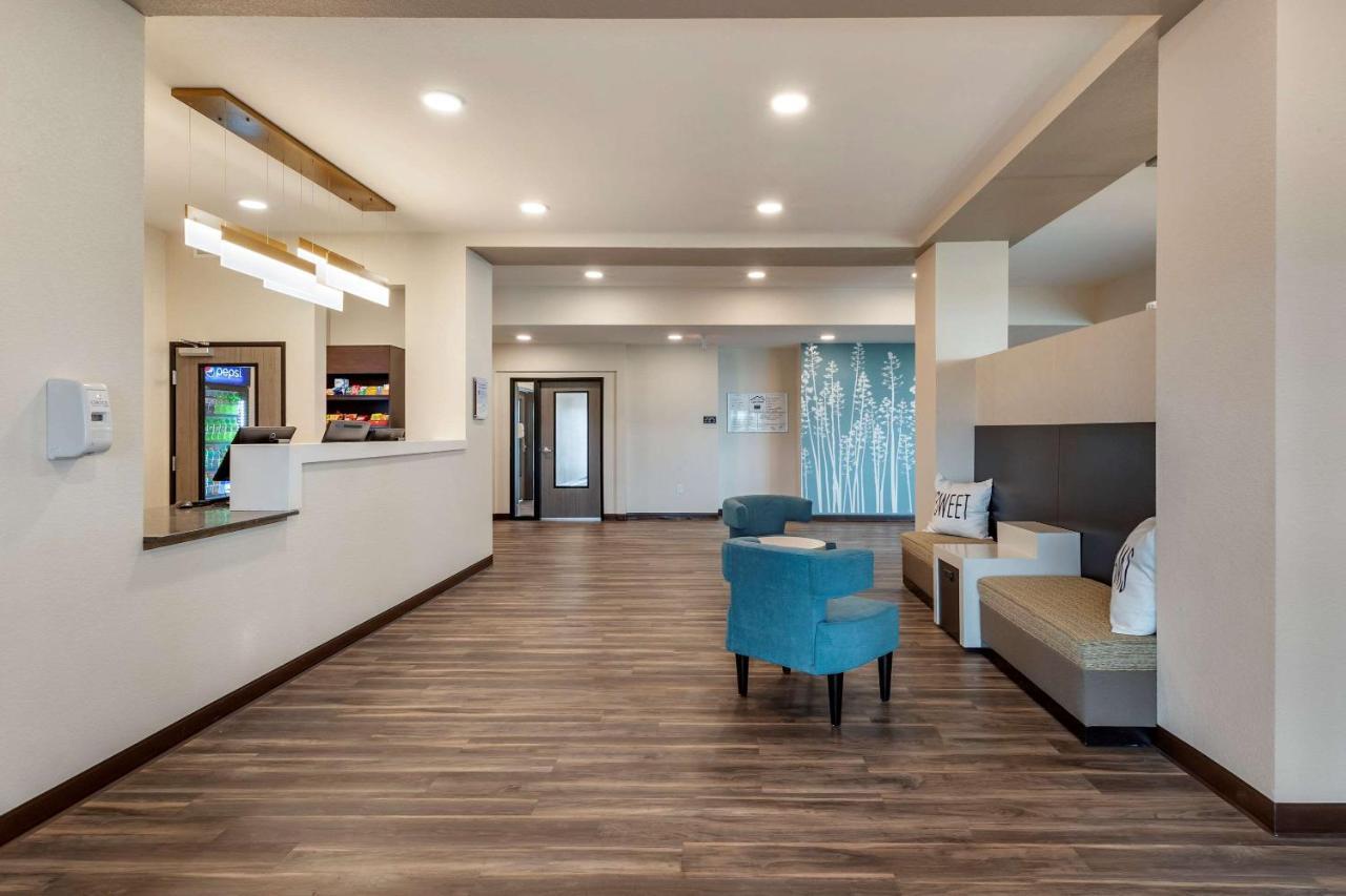 Mainstay Suites Waukee-West Des Moines Bagian luar foto