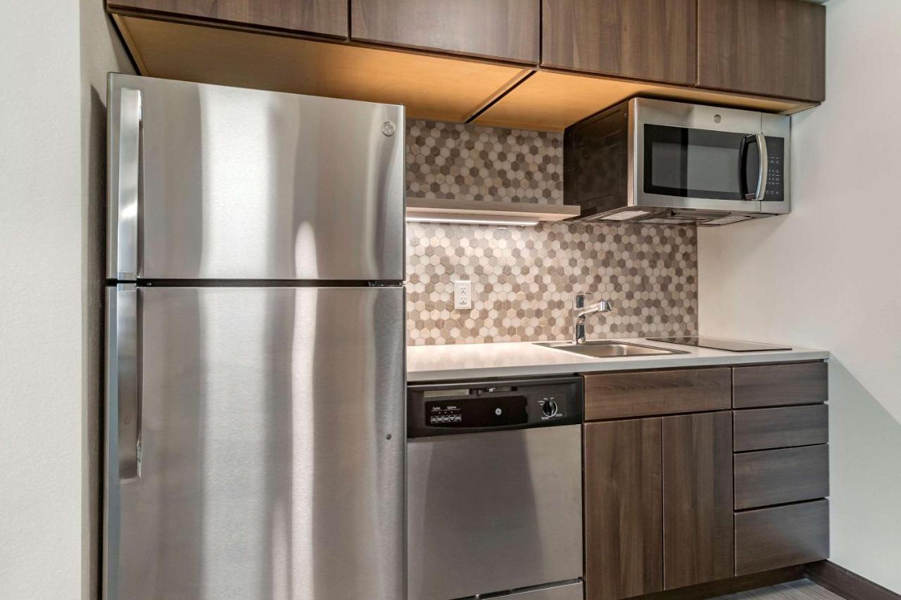 Mainstay Suites Waukee-West Des Moines Bagian luar foto