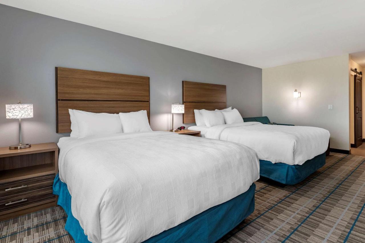 Mainstay Suites Waukee-West Des Moines Bagian luar foto