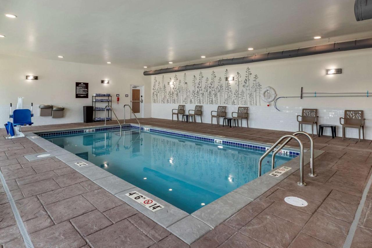 Mainstay Suites Waukee-West Des Moines Bagian luar foto